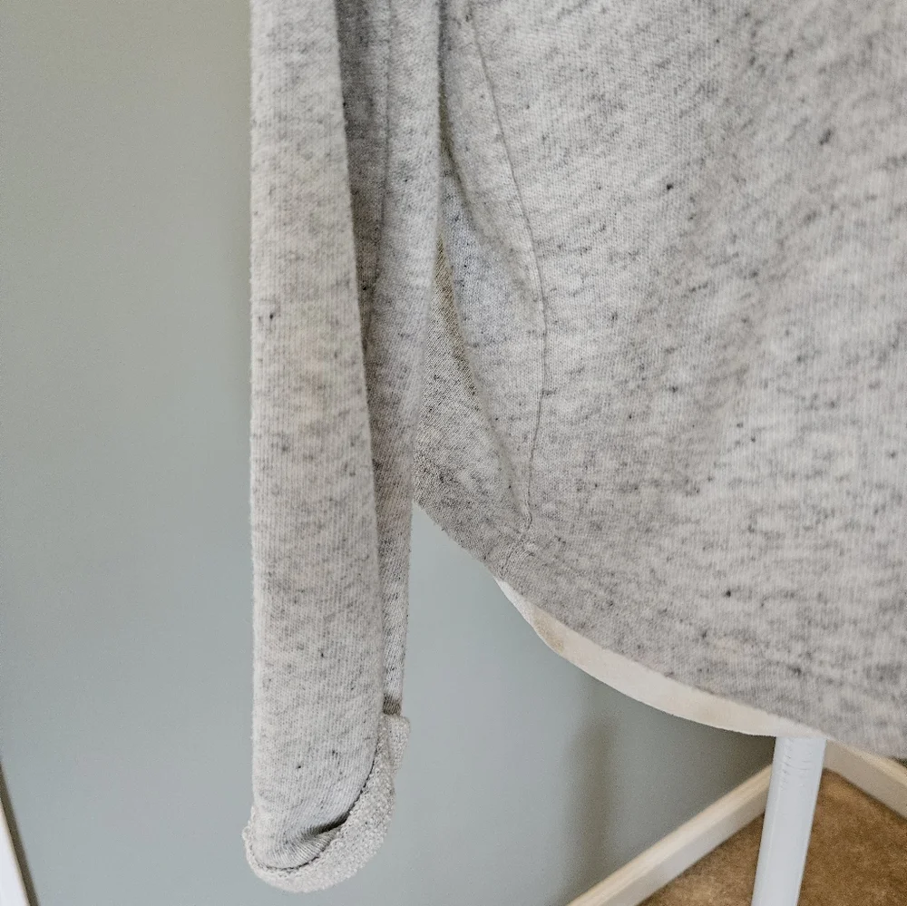 Forever 21 Gray Long Sleeve Sweater with 